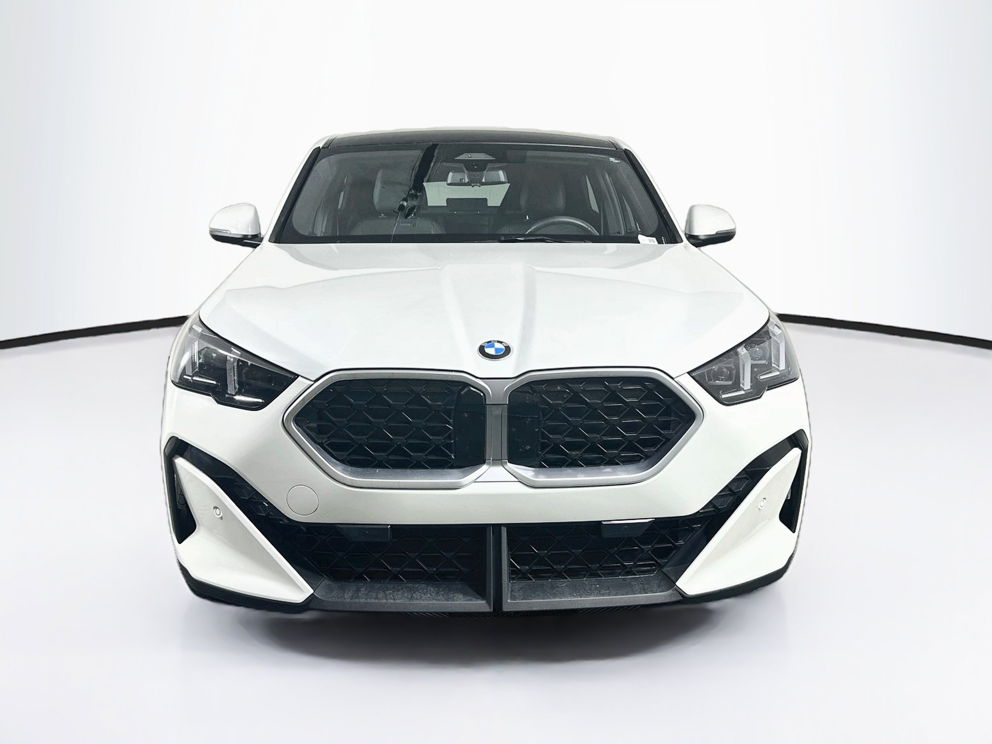 Used 2026 BMW X2 xDrive28i AWD/4WD image 2