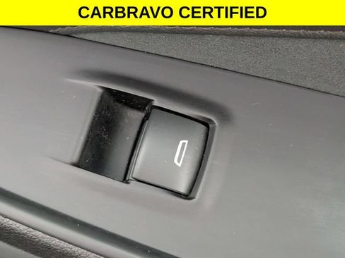 Certified 2023 Chevrolet Traverse High Country FWD image 37