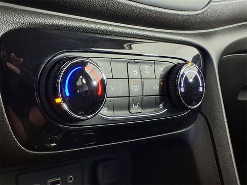 Used 2021 Buick Encore GX Preferred w/ Cold Weather Comfort Package image 21