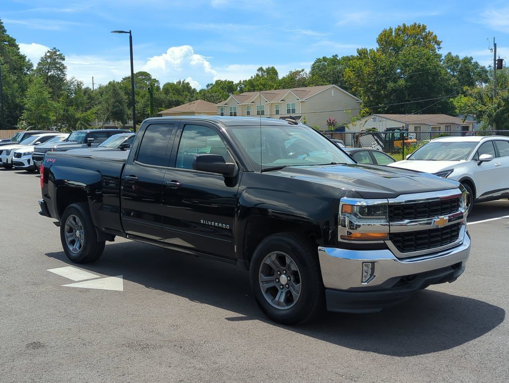 Used 2018 Chevrolet Silverado 1500 LT w/ All Star Edition AWD/4WD image 9