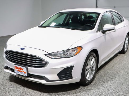 Used 2019 Ford Fusion SE image 29