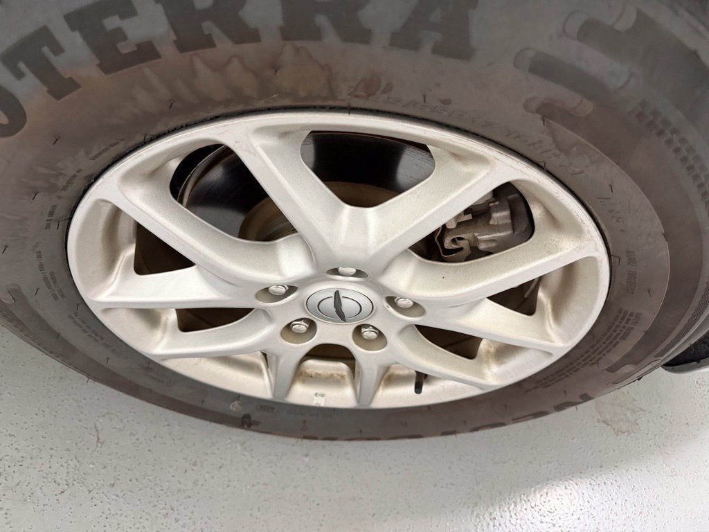 Used 2024 Chrysler Pacifica Touring-L FWD image 10