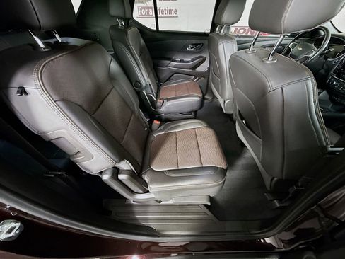Used 2022 Chevrolet Traverse High Country AWD/4WD image 34