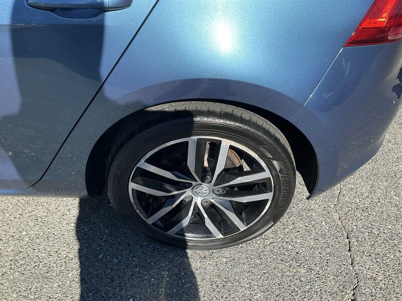 Used 2015 Volkswagen Golf SE FWD image 10
