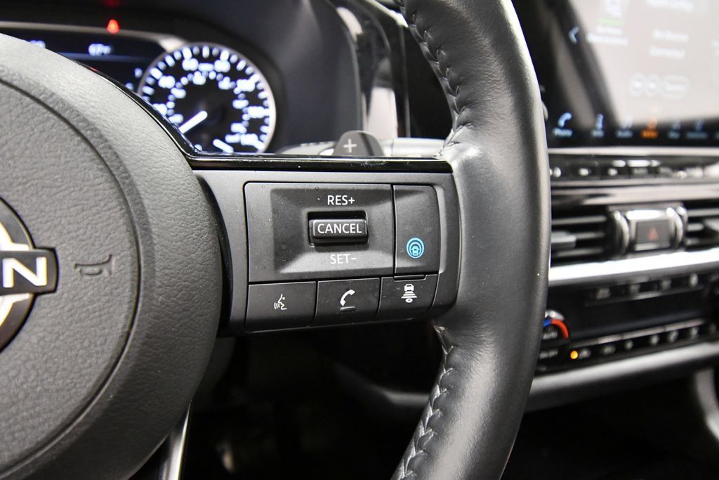 Used 2024 Nissan Pathfinder SL AWD/4WD image 22