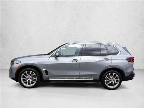Used 2026 BMW X5 xDrive40i AWD/4WD image 11