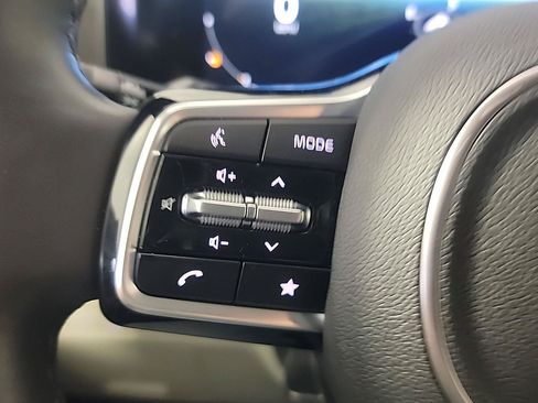 Certified 2024 Kia Carnival SX FWD image 29