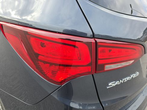 Used 2017 Hyundai Santa Fe Sport image 30