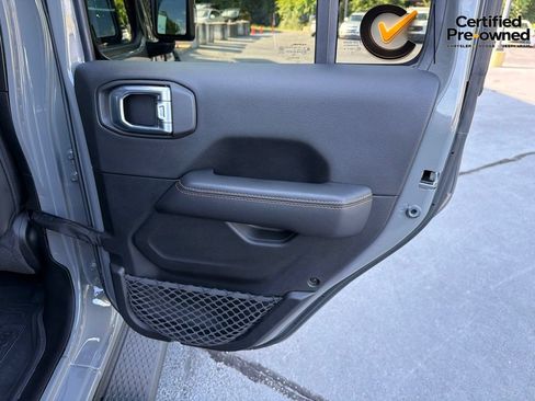 Used 2022 Jeep Gladiator Overland AWD/4WD image 25
