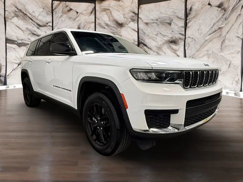 Used 2023 Jeep Grand Cherokee L Laredo w/ Trailer Tow Group (B) image 5