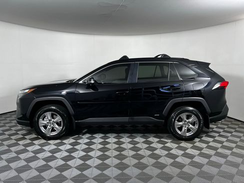 Used 2022 Toyota RAV4 XLE w/ Convenience Package AWD/4WD image 8