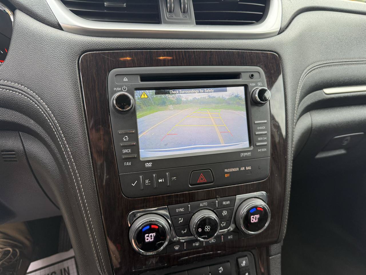 Used 2015 Chevrolet Traverse LT FWD image 17