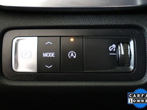 Used 2025 GMC Acadia Elevation image 32