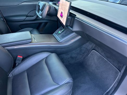 Used 2023 Tesla Model X AWD/4WD image 17