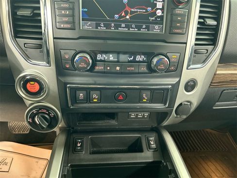 Certified 2019 Nissan Titan SL image 17