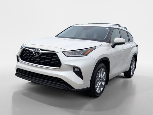 Used 2021 Toyota Highlander Limited AWD/4WD image 5