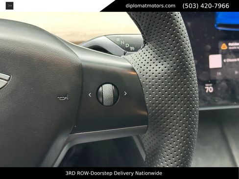Used 2022 Tesla Model Y Long Range image 29