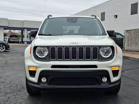 Used 2022 Jeep Renegade Latitude w/ Sun/Sound Group image 2
