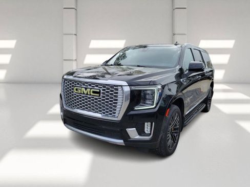 Used 2021 GMC Yukon XL Denali image 1