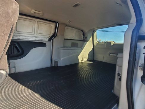 Used 2014 RAM C/V Tradesman FWD image 22