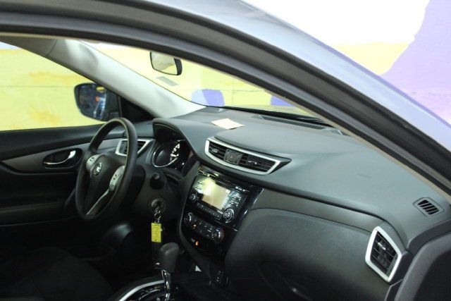 Used 2015 Nissan Rogue S FWD image 12