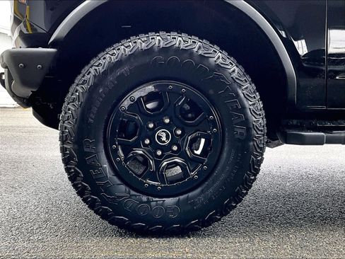 Used 2022 Ford Bronco Wildtrak image 7