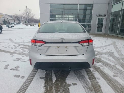 Used 2024 Toyota Corolla LE image 6