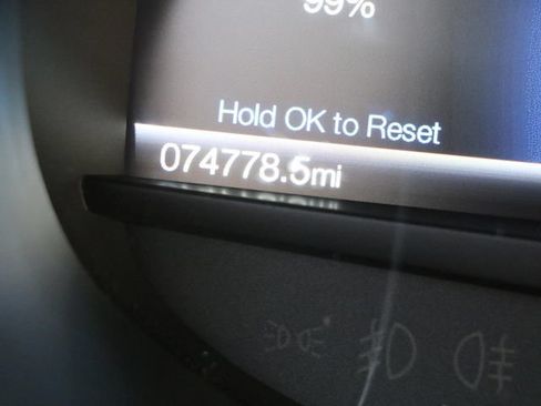 Used 2021 Ford Edge SE FWD image 33