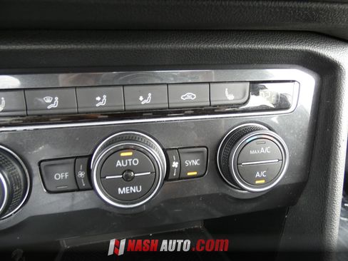 Used 2020 Volkswagen Tiguan SE w/ Panoramic Sunroof Package FWD image 62
