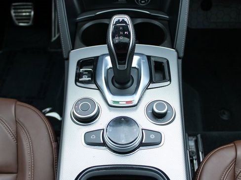 Used 2024 Alfa Romeo Stelvio Ti image 19