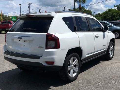 Used 2014 Jeep Compass Latitude image 3
