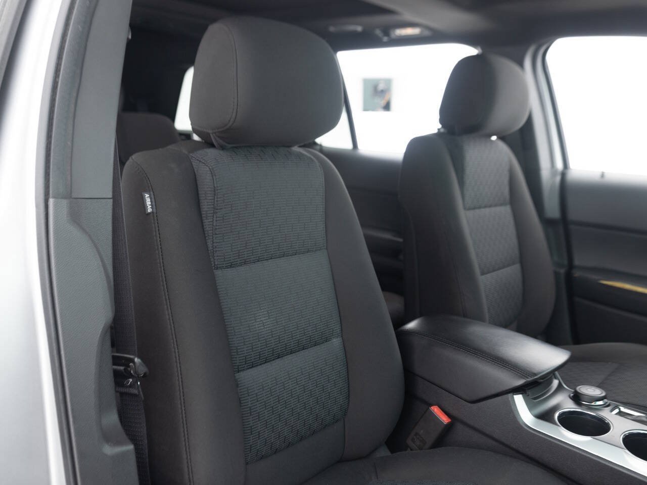 Used 2013 Ford Explorer XLT AWD/4WD image 28