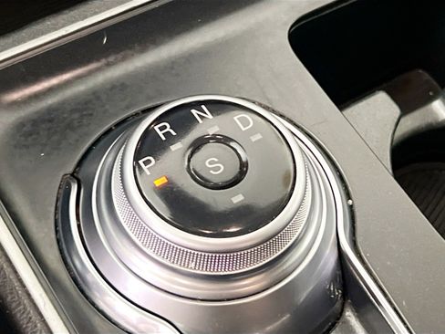 Used 2022 Ford Edge SE image 25