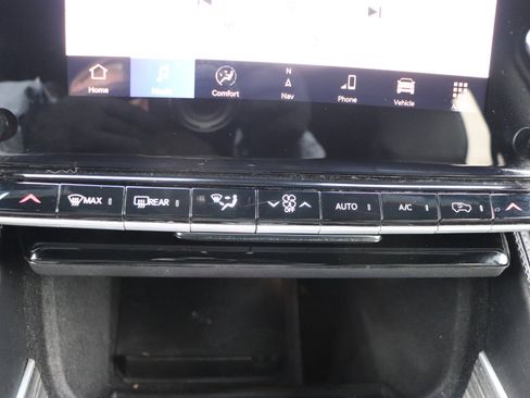 Used 2024 Jeep Wagoneer L Series II w/ Flexible Seating Group image 44