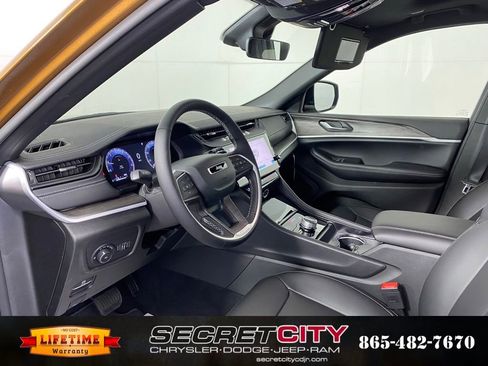 New 2026 Jeep Grand Cherokee L Limited AWD/4WD image 11