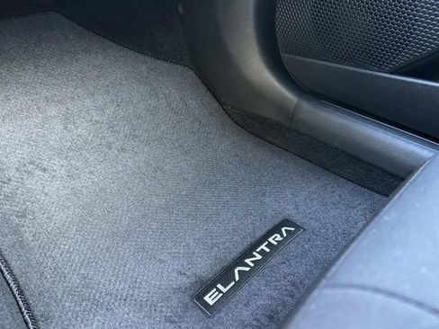 Used 2025 Hyundai Elantra Sport image 31