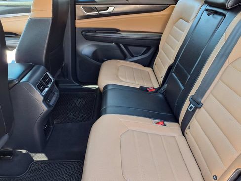 Used 2024 Volkswagen Atlas Cross Sport SEL R-Line AWD/4WD image 12