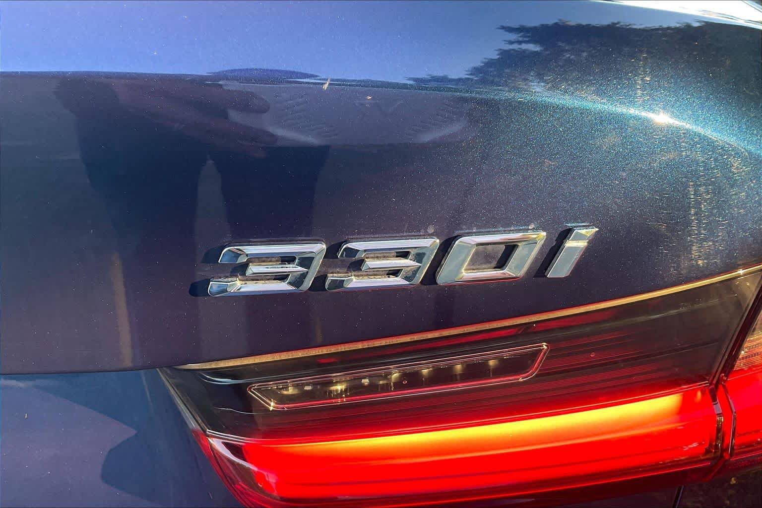 Used 2019 BMW 330i xDrive Sedan w/ Convenience Package AWD/4WD image 9