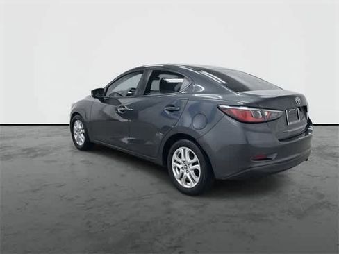 Used 2018 Toyota Yaris iA image 9