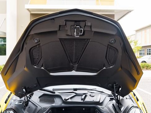 Used 2025 Lamborghini Revuelto AWD/4WD image 41