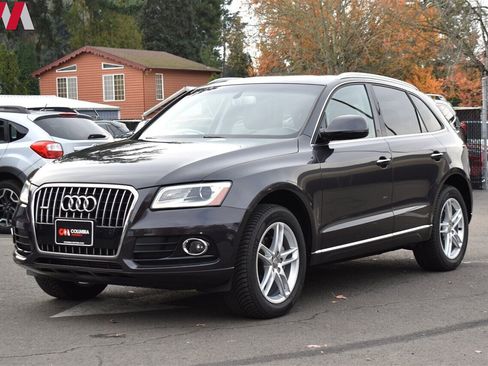 Used 2017 Audi Q5 2.0T Premium Plus w/ Technology Package image 8