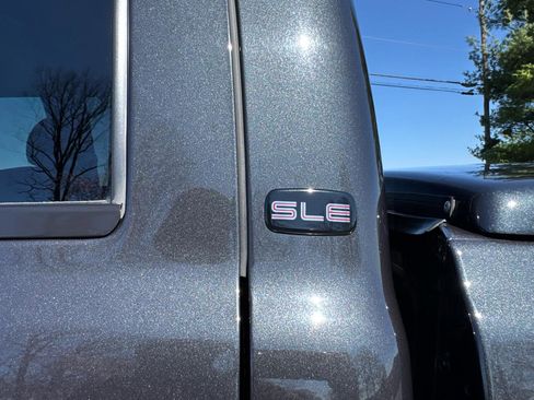 Used 2005 GMC Sierra 2500 SLE w/ Heavy-Duty Power Package image 30