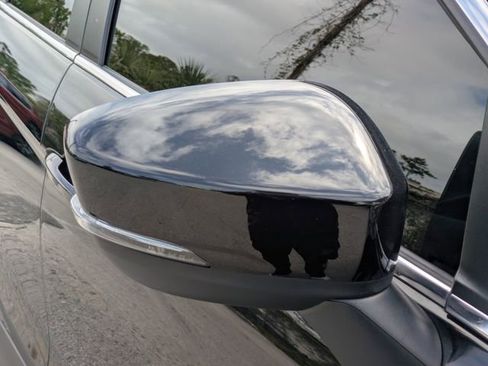 Used 2022 Mitsubishi Eclipse Cross LE image 10