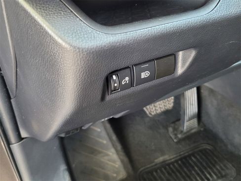 Used 2022 Toyota RAV4 XLE image 17