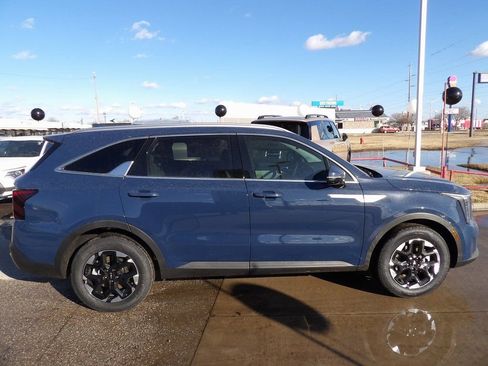 New 2026 Kia Sorento S image 5
