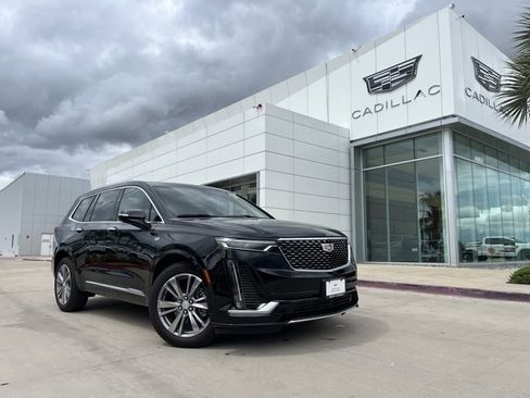 Certified 2025 Cadillac XT6 Premium Luxury image 1