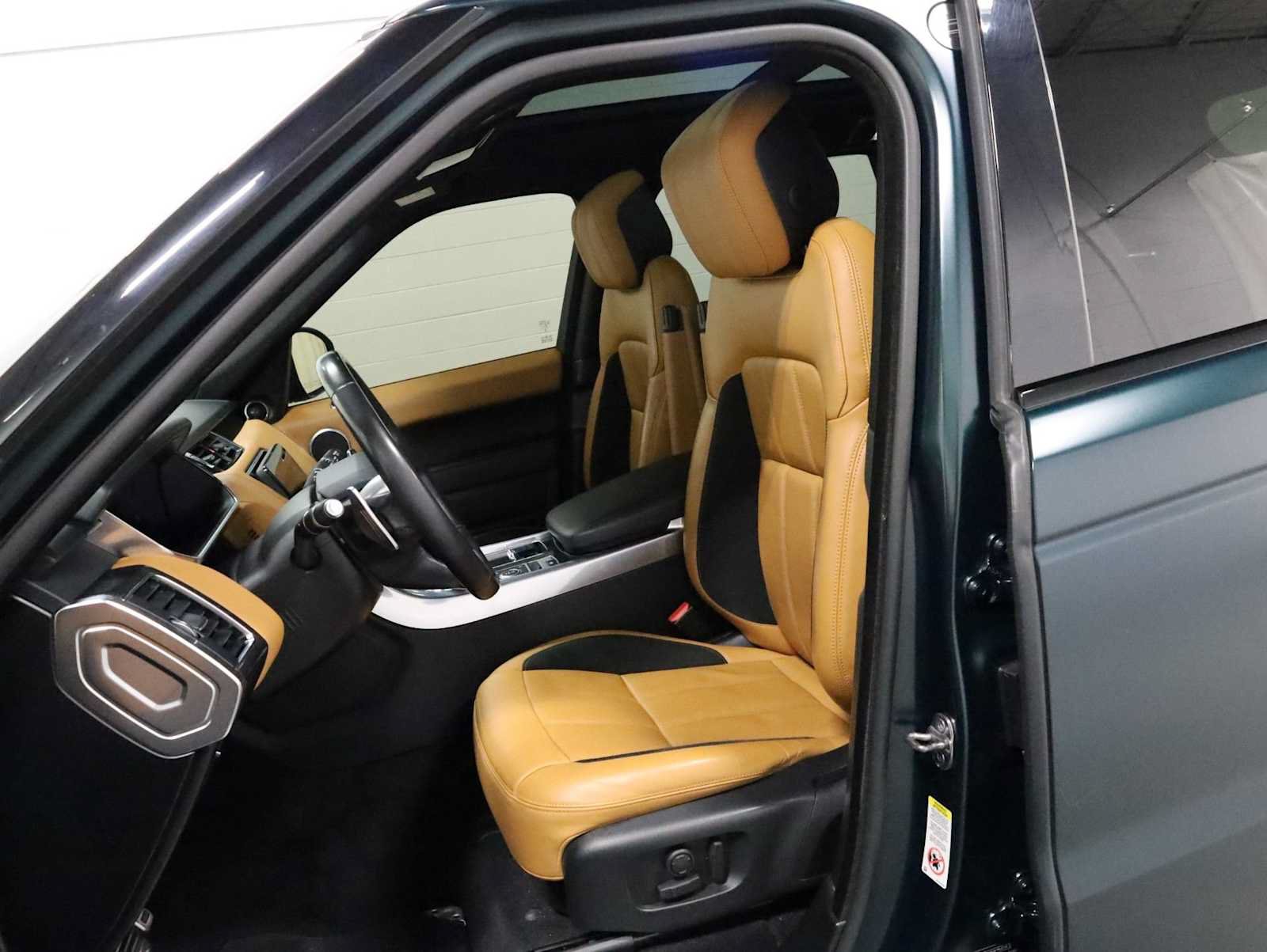 Used 2022 Land Rover Range Rover Sport HSE Dynamic AWD/4WD image 5
