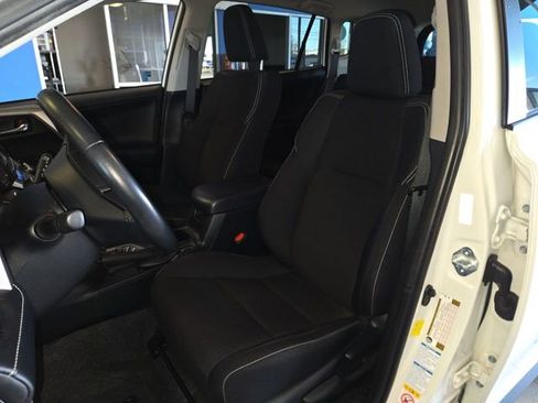 Used 2018 Toyota RAV4 XLE image 11