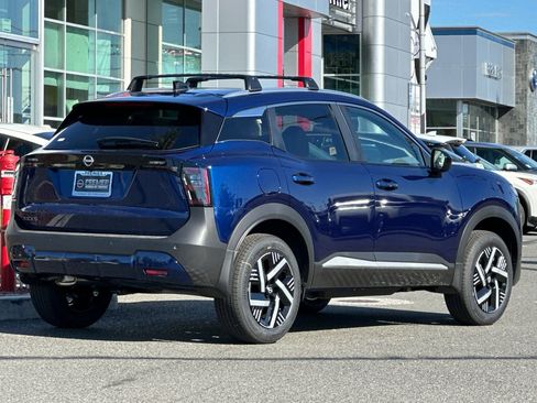 New 2026 Nissan Kicks SV w/ Charging Package FWD image 4