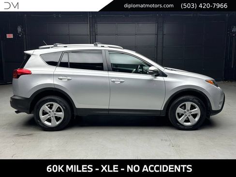 Used 2014 Toyota RAV4 XLE FWD image 8